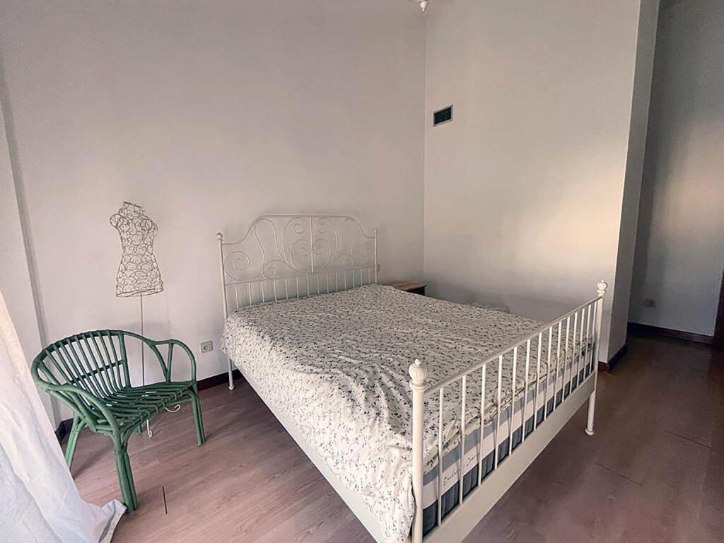 ÚLTIMAS HABITACIONES EN CHALET A COMPARTIR EN VILLANUEVA DE LA CAÑADA.
