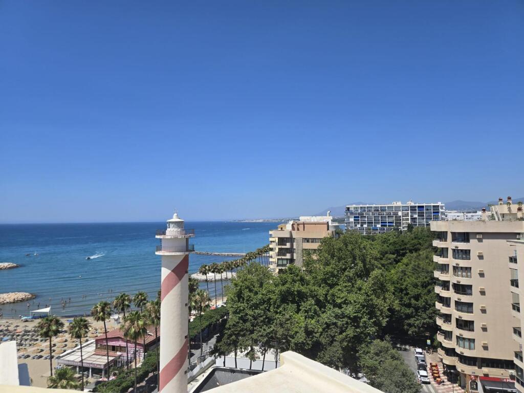 Imagen 2 de Oportunidad frente al mar en el corazón de Marbella