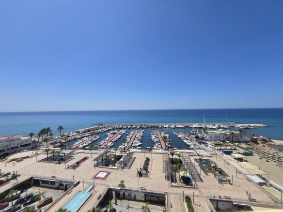 Imagen 1 de Oportunidad frente al mar en el corazón de Marbella - El Club del Propietario Imagen 1 de Oportunidad frente al mar en el corazón de Marbella