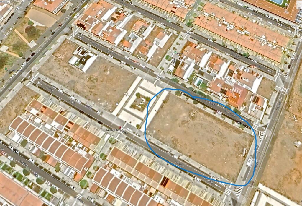 Imagen 2 de VENTA -  PARCELA URBANA  DE 2.980 M2  - URBANIZACIÓN LOS CANARIOS