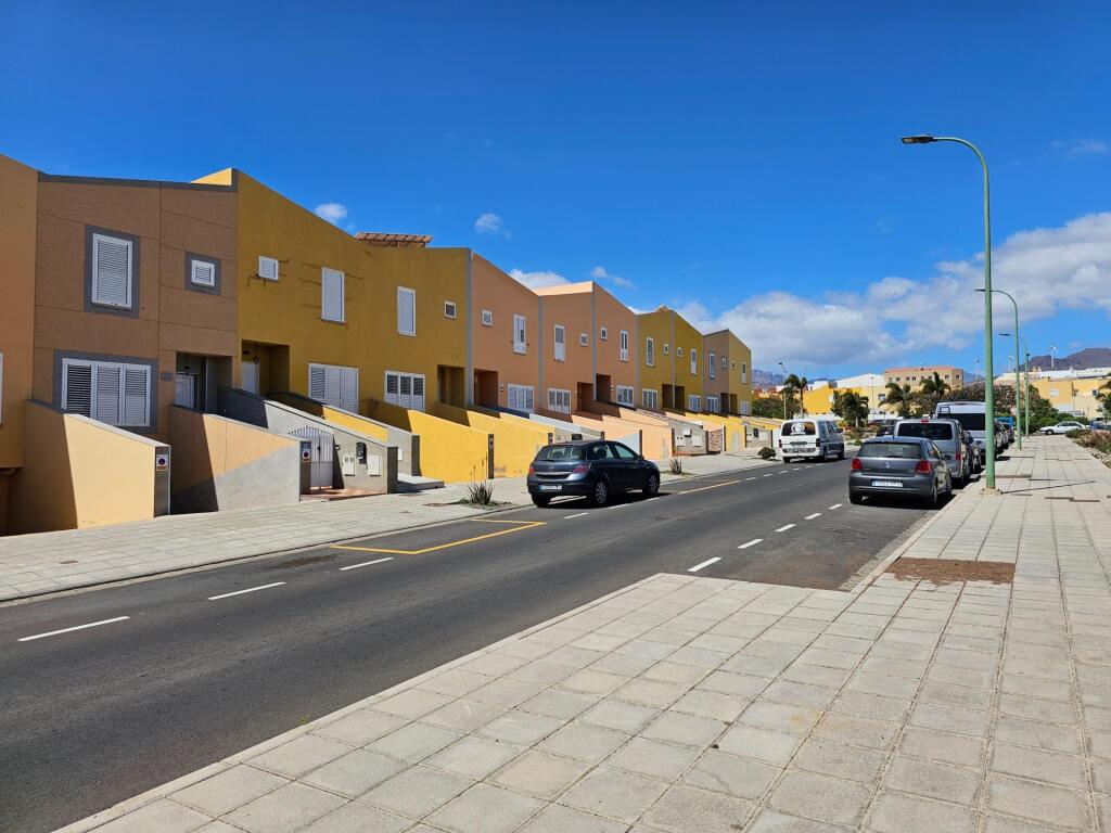 Imagen 4 de VENTA -  PARCELA URBANA  DE 2.980 M2  - URBANIZACIÓN LOS CANARIOS
