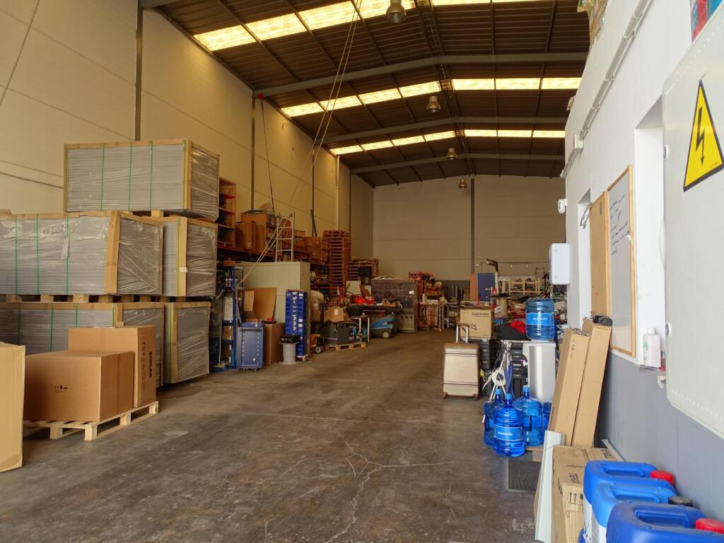 Imagen 2 de VENTA DE NAVE INDUSTRIAL EN ARINAGA