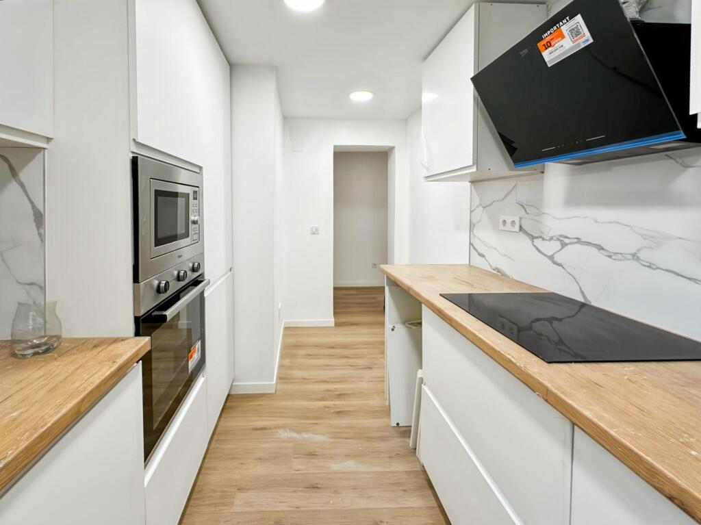 Imagen 2 de Estrena tu hogar moderno en Badalona.