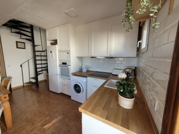 Imagen 3 de ESPECTACULAR ADOSADO DE 3 DORMITORIOS EN VENTA EN MANILVA PUEBLO