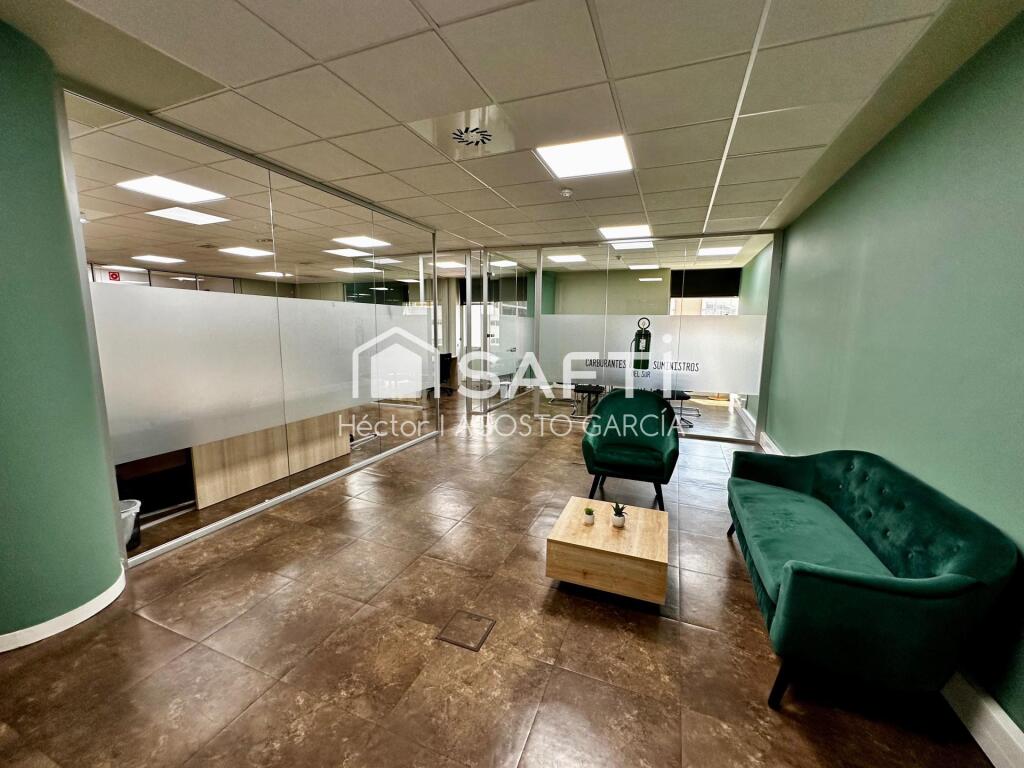 Imagen 2 de 2 oficinas reformadas con excelente ubicación y plazas de parking.