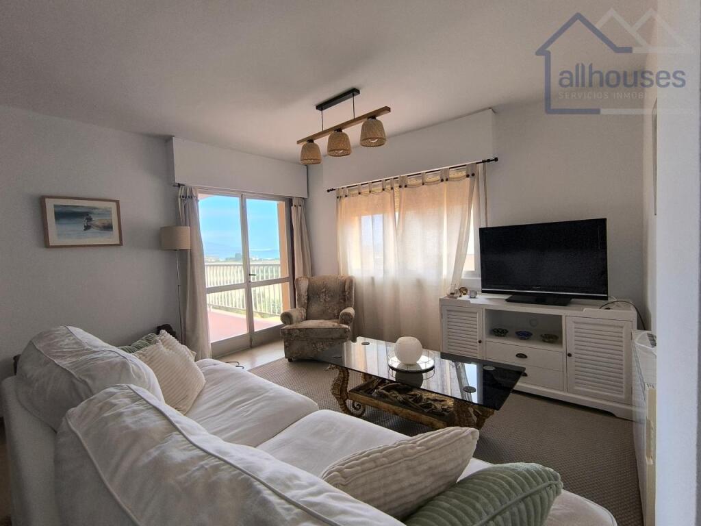 Imagen 3 de ALQUILER ANUAL de EXCELENTE PISO CON VISTAS.