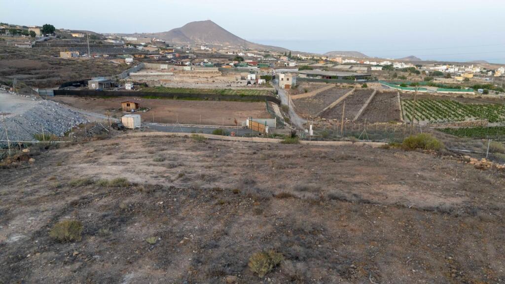 Imagen 3 de SE VENDE TERRENO RÚSTICO CON VISTAS AL MAR Y A LA MONTAÑA – SAN MIGUEL DE ABONA – 3.380 m²