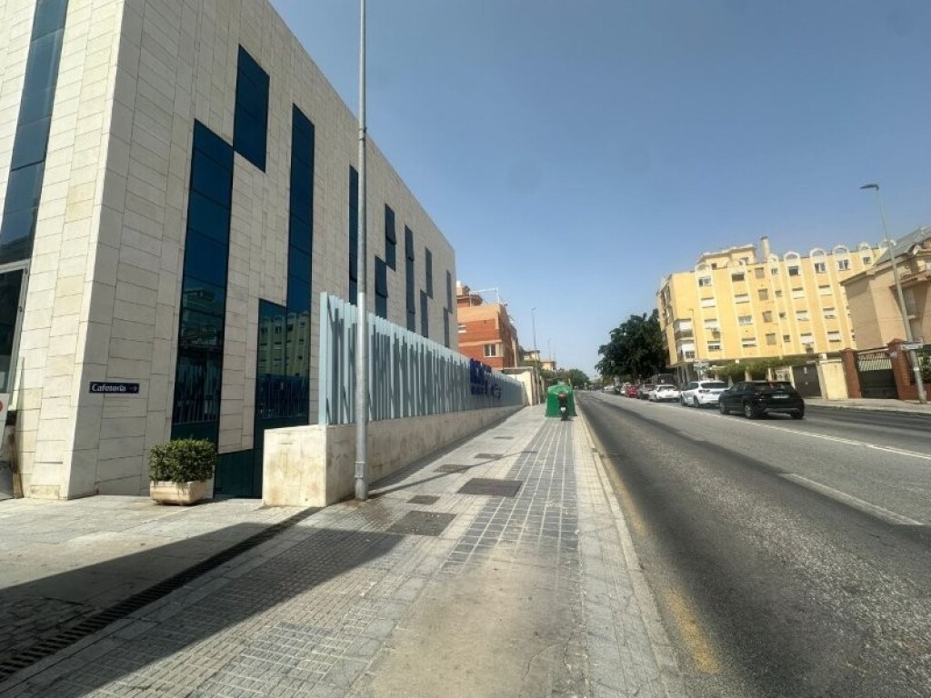 Imagen 2 de ESPACIOSO PISO EN LA AVENIDA CARLOS HAYA