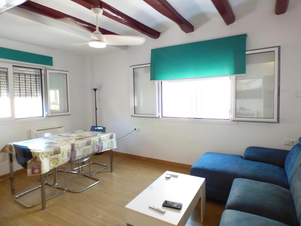 Imagen 4 de Casa Reformada de dos Plantas en el Centro de Sant Vicenç de Castellet Ideal para familia o inversores