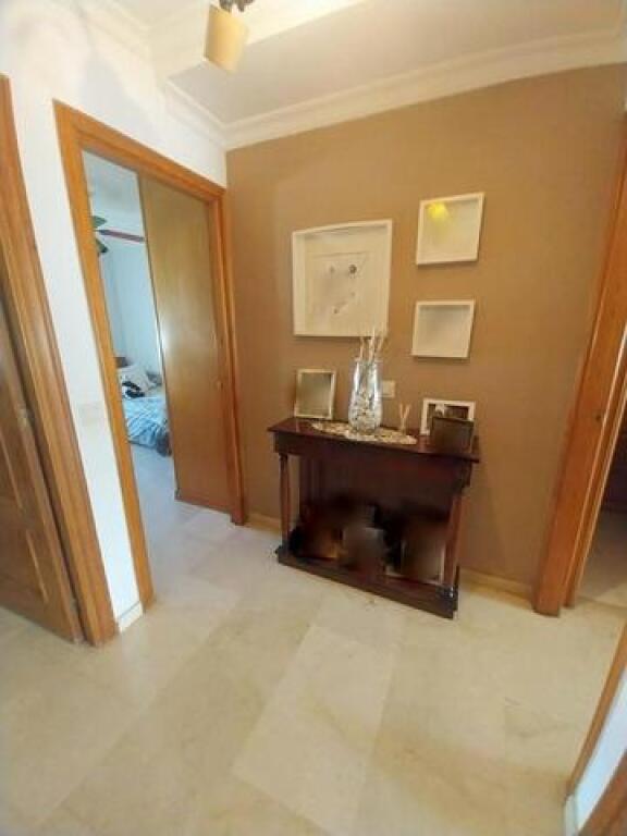 Imagen 4 de ESTUPENDO PISO DE 4 DORMITORIOS EN CENTRO DE ESTEPONA.