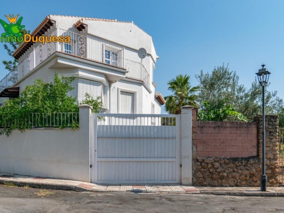 Imagen 2 de CHALET de reciente construcción.