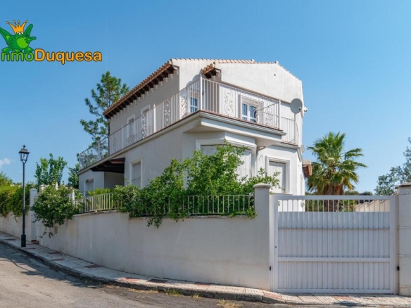 Imagen 3 de CHALET de reciente construcción.