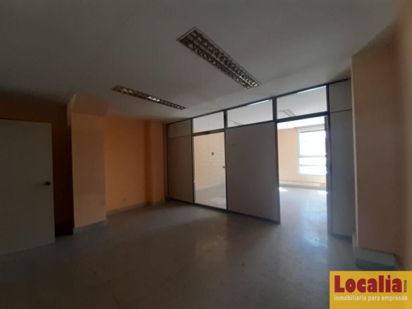 Imagen 4 de Oficinas luminosas con garaje en Burgos
