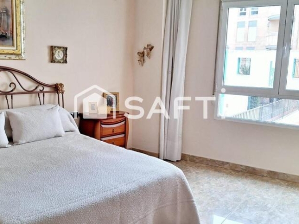 Imagen 4 de IMPRESIONANTE CASA A LA VENTA EN VILLENA DE 455M² SIN COMISION.