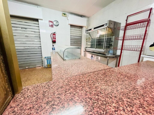 Imagen 3 de vivienda en primera planta y múltiples opciones en la planta baja.