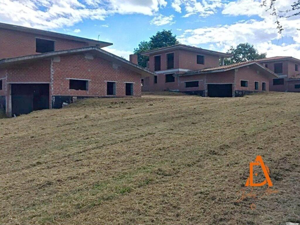 Imagen 3 de Oportunidad única de finalizar a tu gusto un chalet exclusivo en un entorno tranquilo.