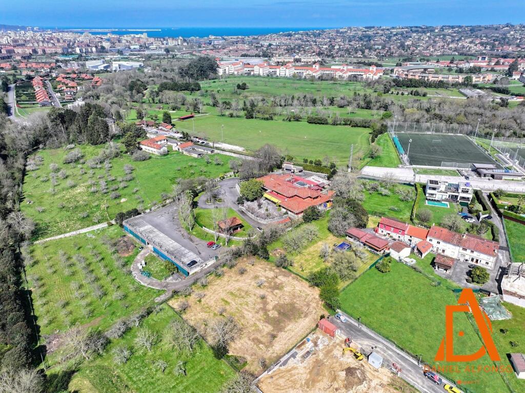 Imagen 2 de Construye rentabilidad: finca con todo listo para tu desarrollo turístico en gijón