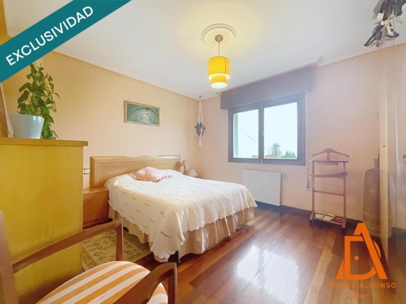 Imagen 2 de Chalet y 5000m² de finca con vistas al mar a 15 min de Gijón