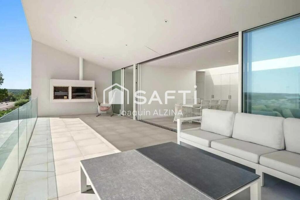 Imagen 4 de Magnífico chalet con vistas despejadas y jardín