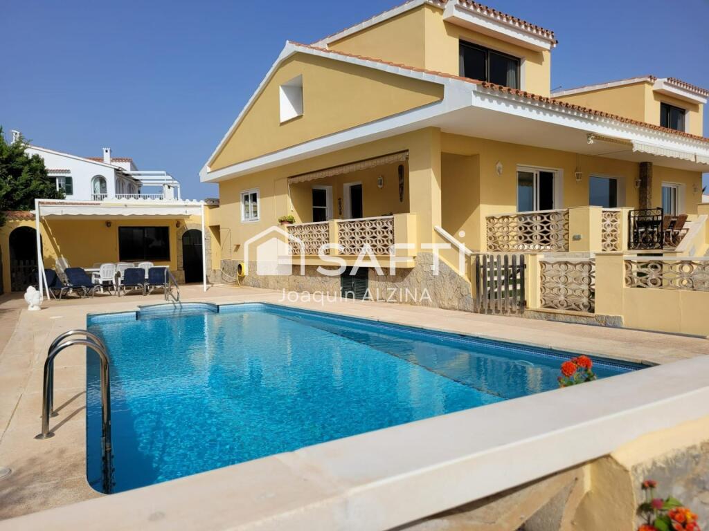 Imagen 2 de Gran chalet con piscina en Es Castell