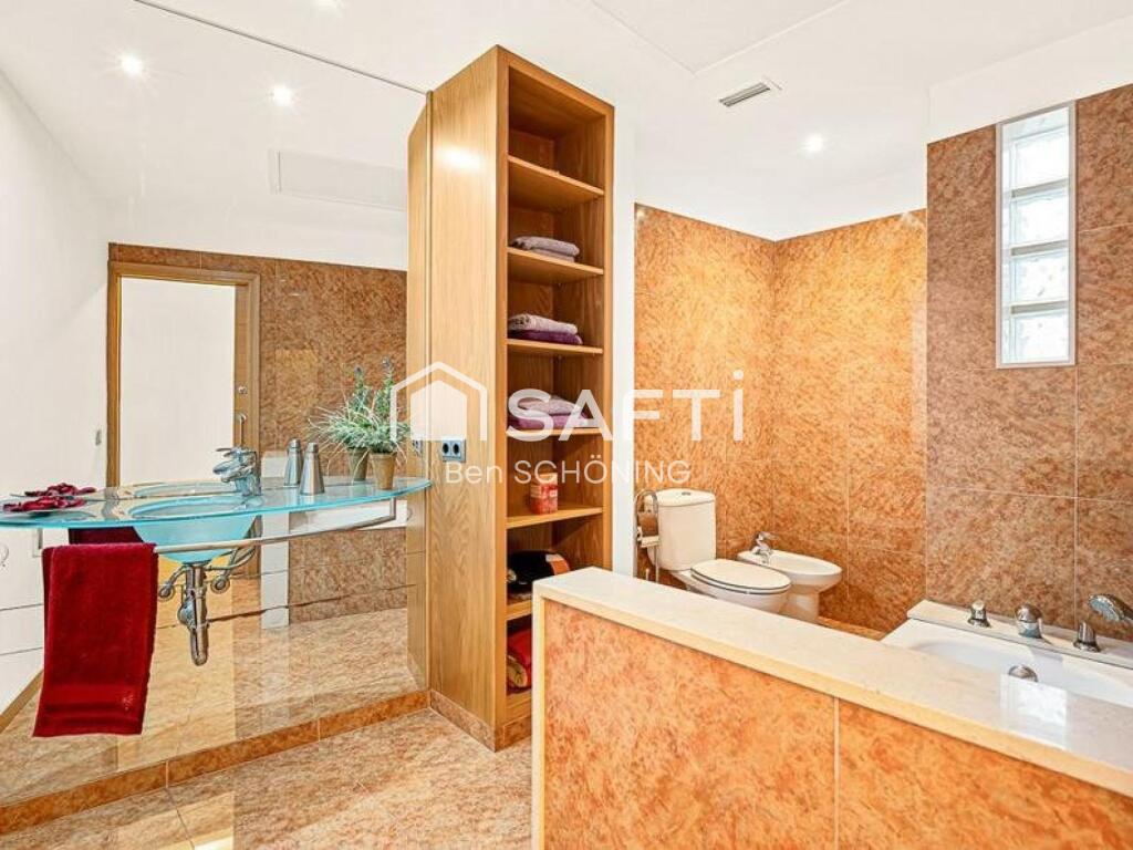 Imagen 2 de Gran casa unifamiliar con piscina