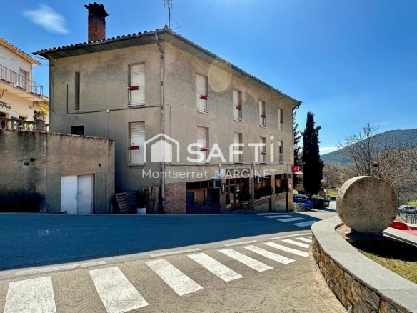 Imagen 2 de Hostal-Restaurante en La Nou de Berguedà de 747m2