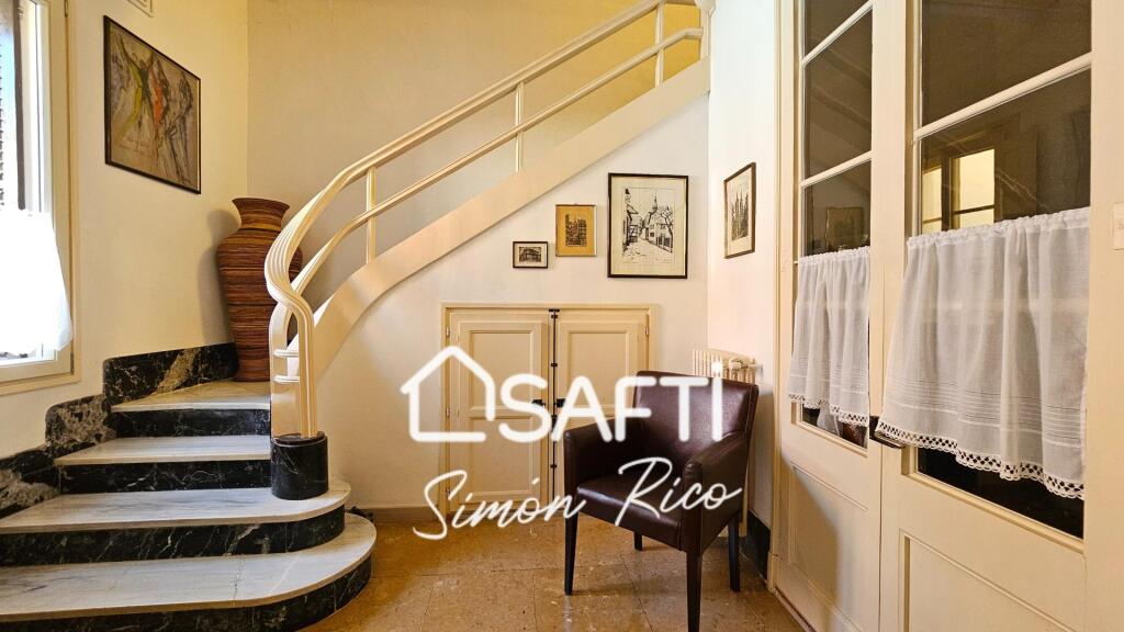 Imagen 2 de Casa regia modernista con encanto histórico .