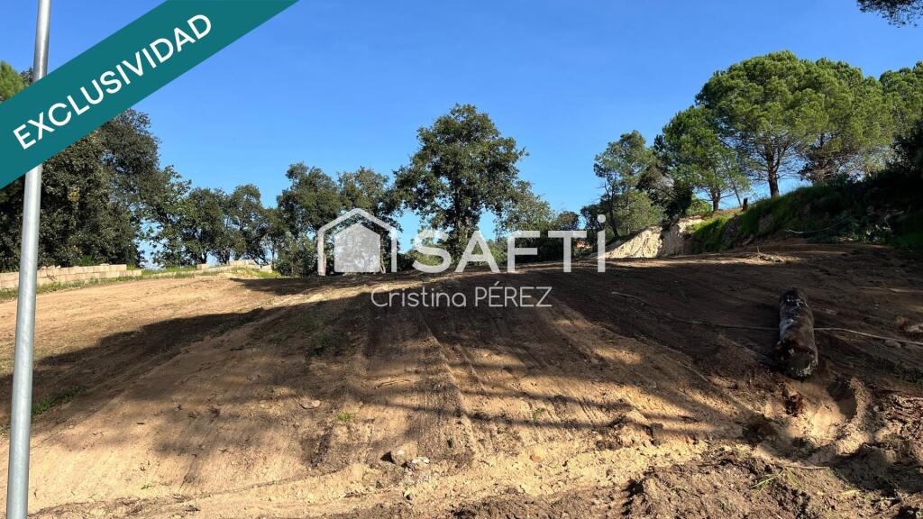 Imagen 2 de Parcela de 696m2 con proyecto de casa con piscina.