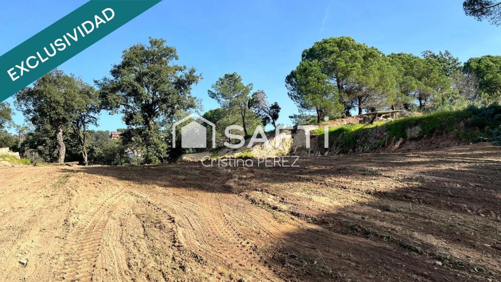 Imagen 3 de Parcela de 696m2 con proyecto de casa con piscina.
