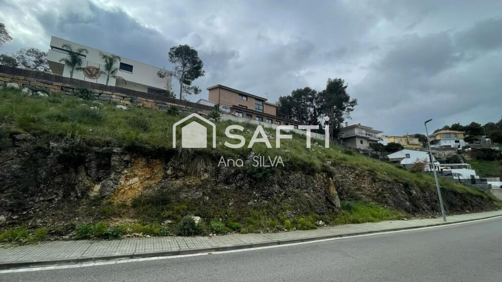 Imagen 3 de Terreno urbano de 1.275 m² en Canyelles – Calle Beethoven
