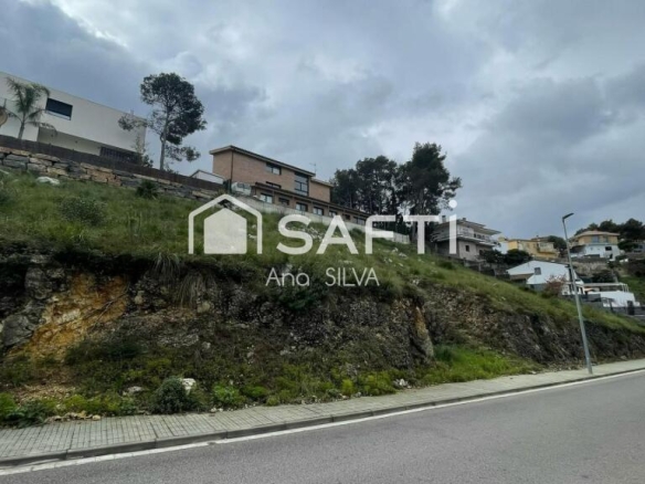 Imagen 1 de Terreno urbano de 1.275 m² en Canyelles – Calle Beethoven