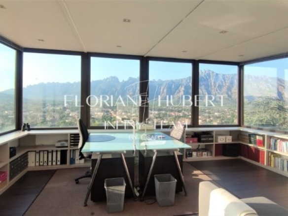 Imagen 2 de EXCEPCIONAL CASA DE LUJO A 40KM DE BARCELONA CON VISTAS INCREIBLES A MONTSERRAT