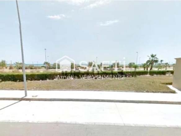 Imagen 3 de Solar urbano de 1200m en primera línea de Playa