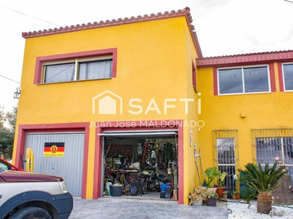 Imagen 3 de Vive el Mar: Tu Chalet Exclusivo en Benicarló ¡Donde el lujo se funde con la brisa marina!