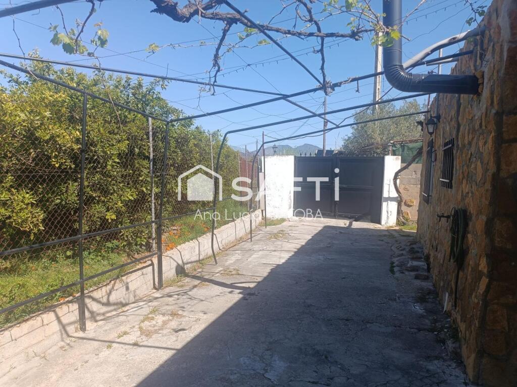 Imagen 4 de Pequeña casa con terreno rústico y acequia de riego