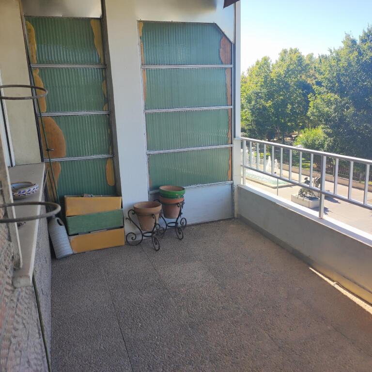 Imagen 3 de DISFRUTA DEL RELAJANTE SONIDO DE LA FUENTE DESDE EL SOFÁ DE TU COMEDOR