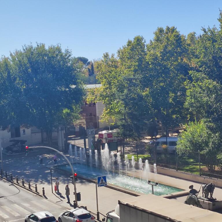 Imagen 4 de DISFRUTA DEL RELAJANTE SONIDO DE LA FUENTE DESDE EL SOFÁ DE TU COMEDOR