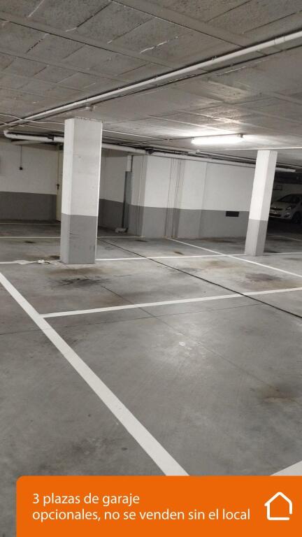 Imagen 3 de Local amplio y versátil en excelente ubicación en Milladoiro