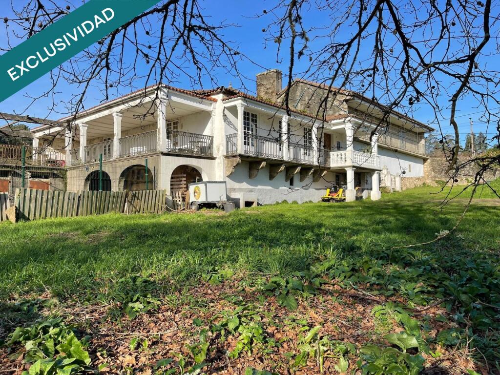 Imagen 2 de Casa señorial gallega de 610 m2 de vivienda y terrenos 12.267m2