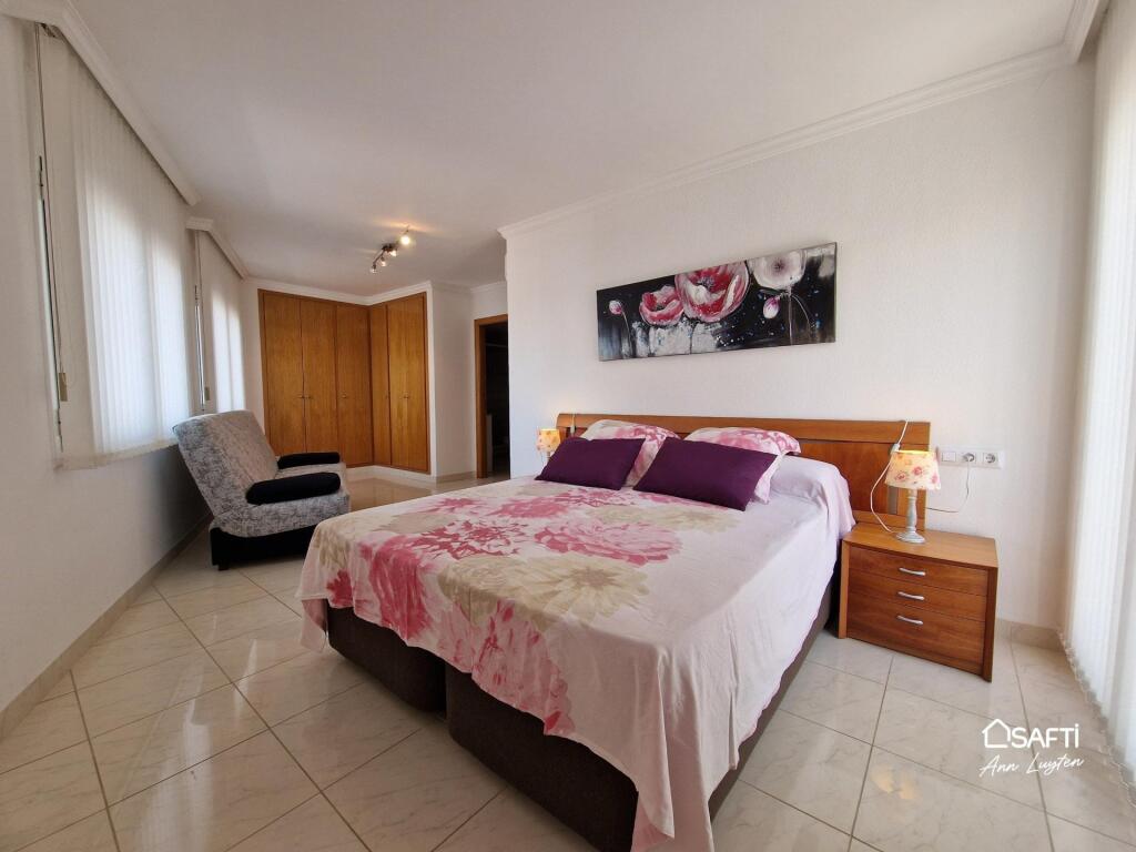 Imagen 3 de Ático en venta centro Roses a 350m de la playa