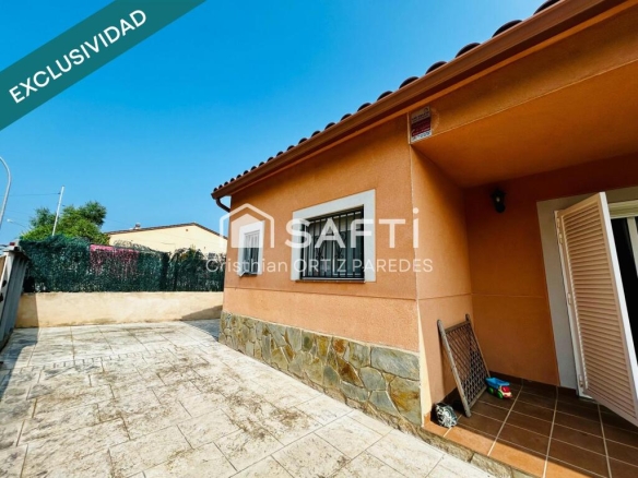 Imagen 4 de Se vende casa con piscina en urb. Lloret Blau
