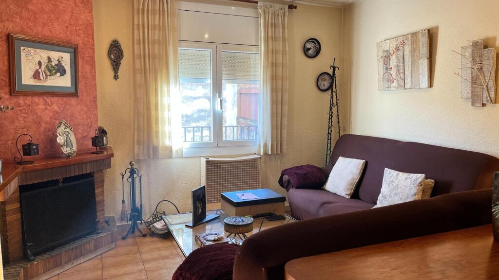 Imagen 2 de Casa con dos viviendas y terreno urbanizable – A 5 Minutos del Centro de Blanes!
