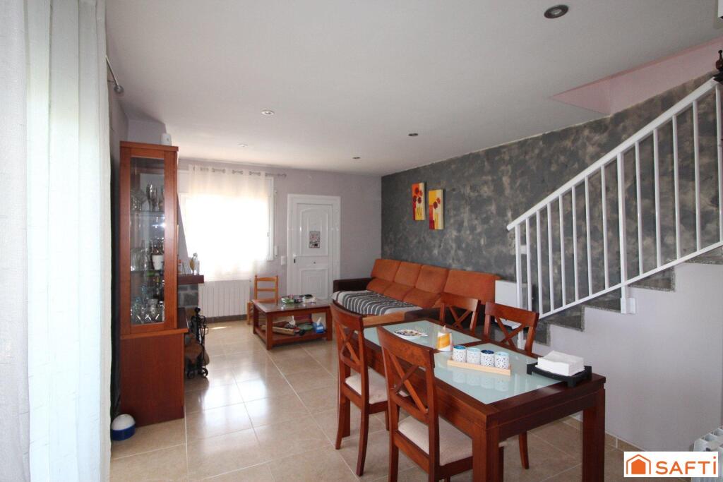 Imagen 2 de ESTUPENDA CASA SOLEADA IMPECABLE CON VISTAS DESPEJADAS