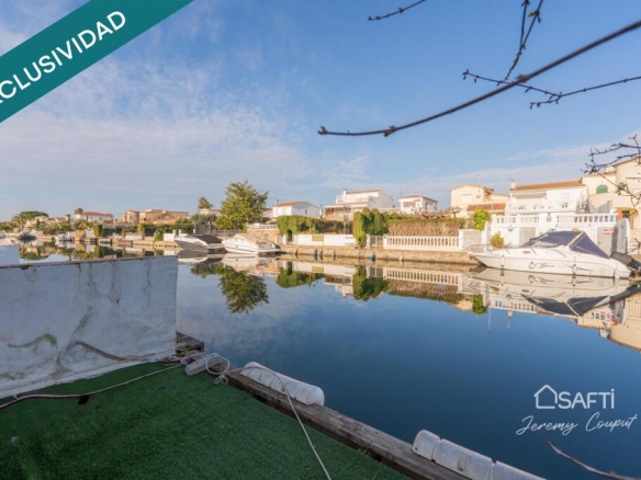 Imagen 2 de Casa con amarre privado en Empuriabrava