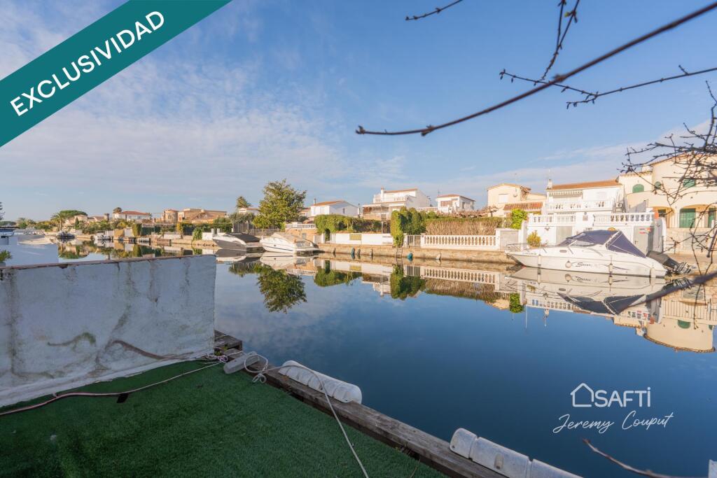 Imagen 2 de Casa con amarre privado en Empuriabrava