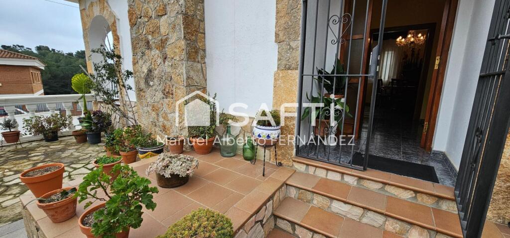 Imagen 4 de SAFTI España les presenta este magnífico chalet a la venta ahora.