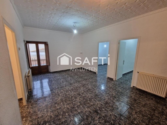 Imagen 4 de ¡La casa ideal en el corazón de Palau-Saverdera! ?✨