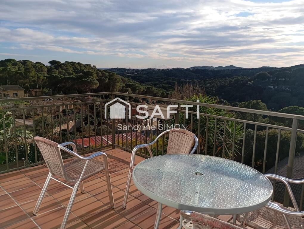 Imagen 3 de Casa con piscina y bonitas vistas despejadas y mar!