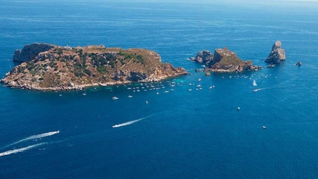 Imagen 2 de Tesoro único de una casa en la arena de la Costa Brava.
