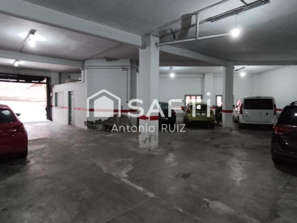 Imagen 2 de Gran local de 285  m² cerca de la  Avda. de la Libertad. SIN COMISIÓN DE COMPRA.